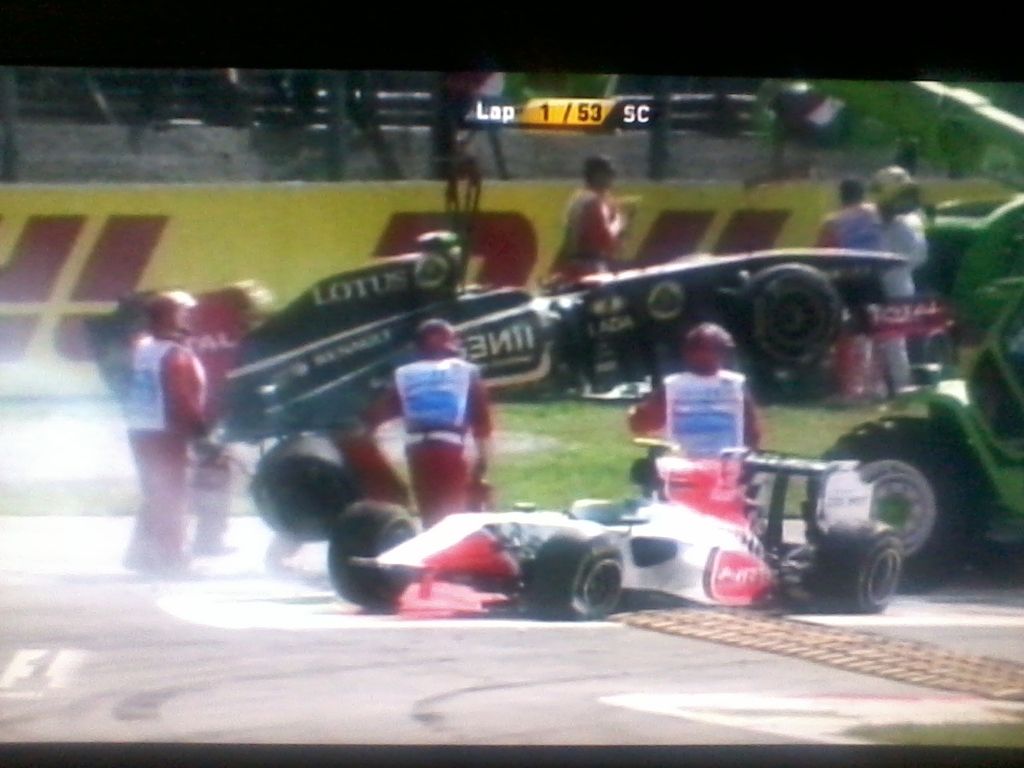 F1: Vettel zmagal, trčenje že v prvem krogu